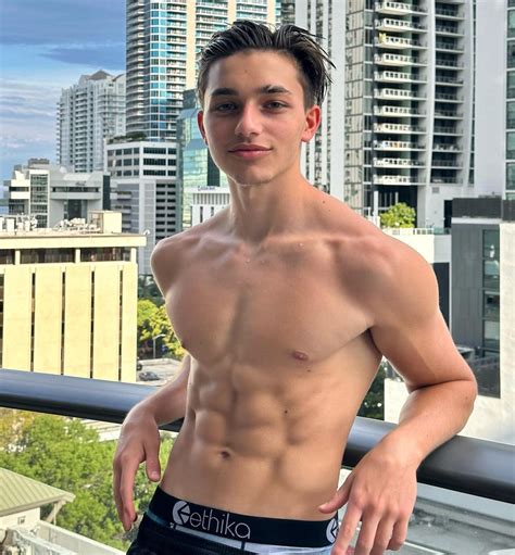 twitter 18 gay|18 Fitness Boys (@18.